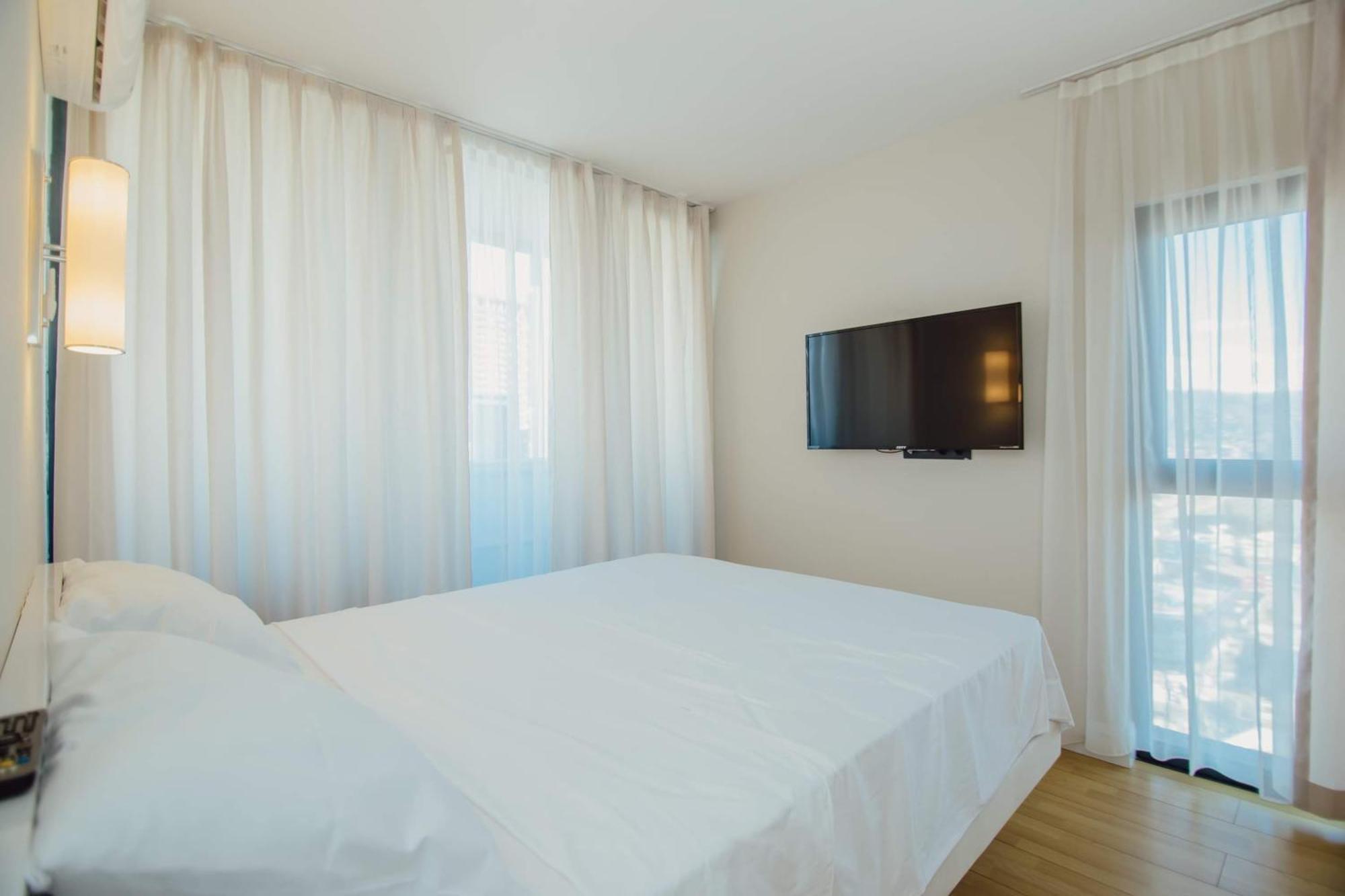 Orbi City Center Sea View Aparthotel บาทูมิ ภายนอก รูปภาพ