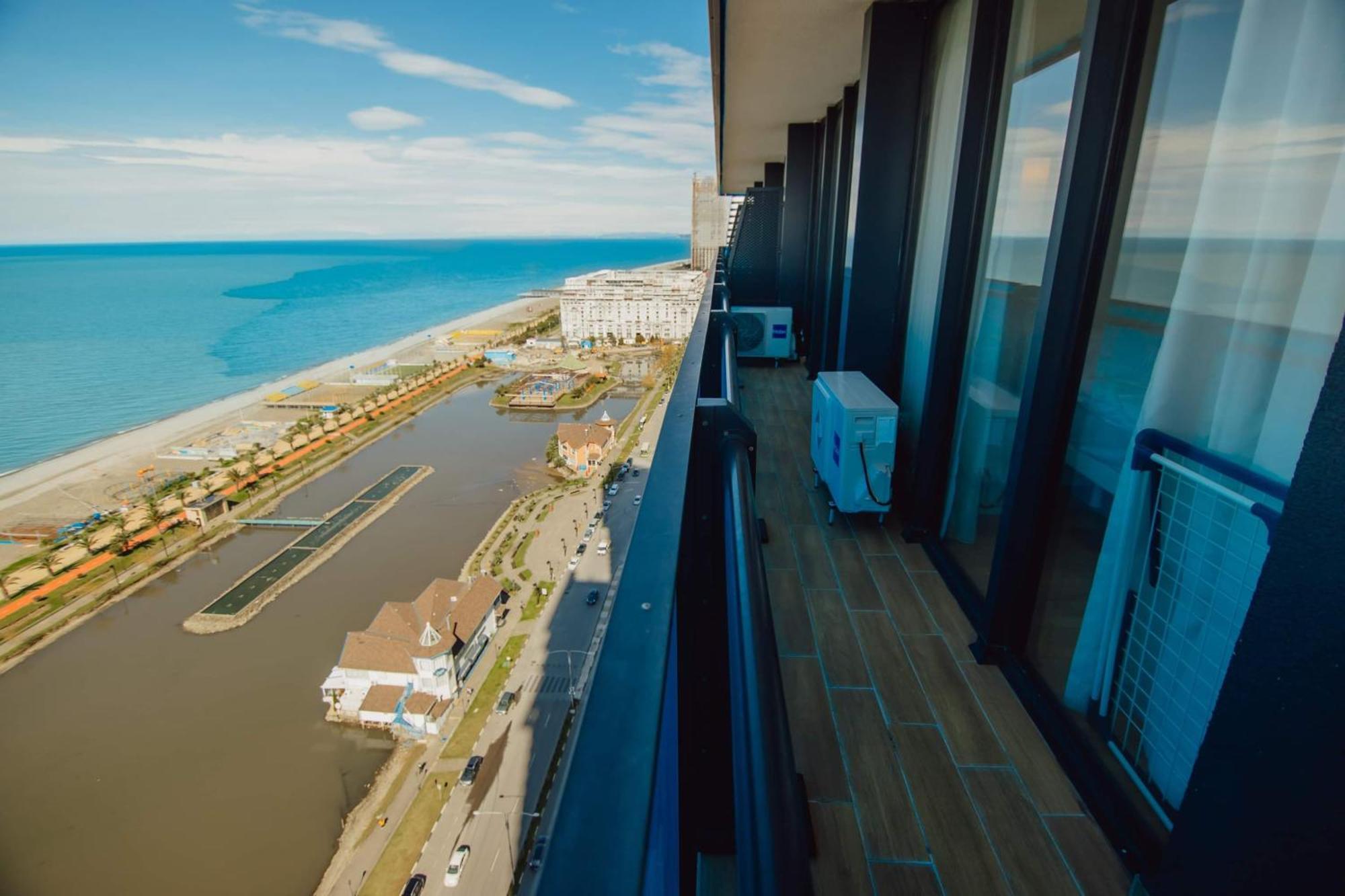Orbi City Center Sea View Aparthotel บาทูมิ ภายนอก รูปภาพ