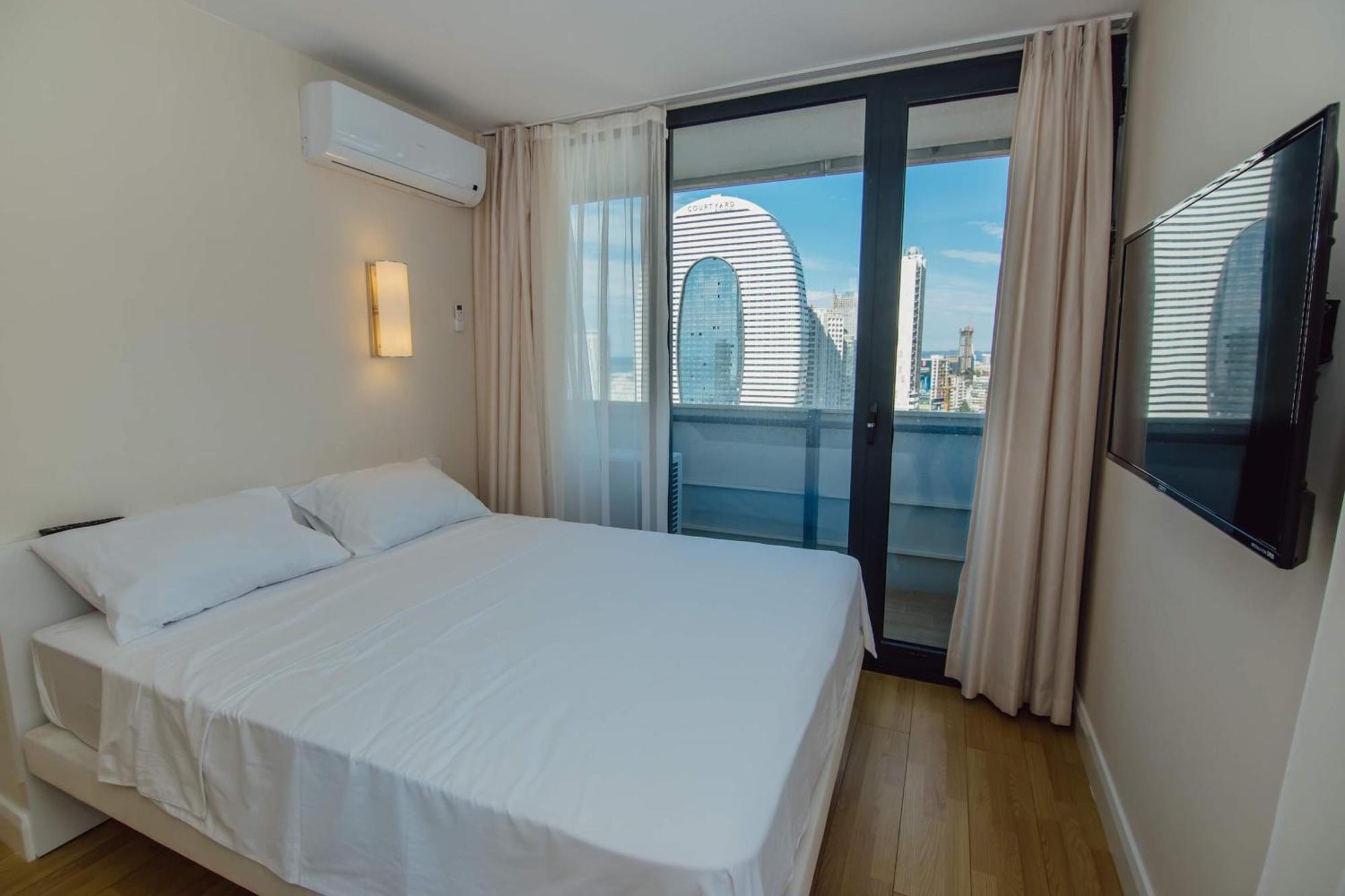 Orbi City Center Sea View Aparthotel บาทูมิ ภายนอก รูปภาพ