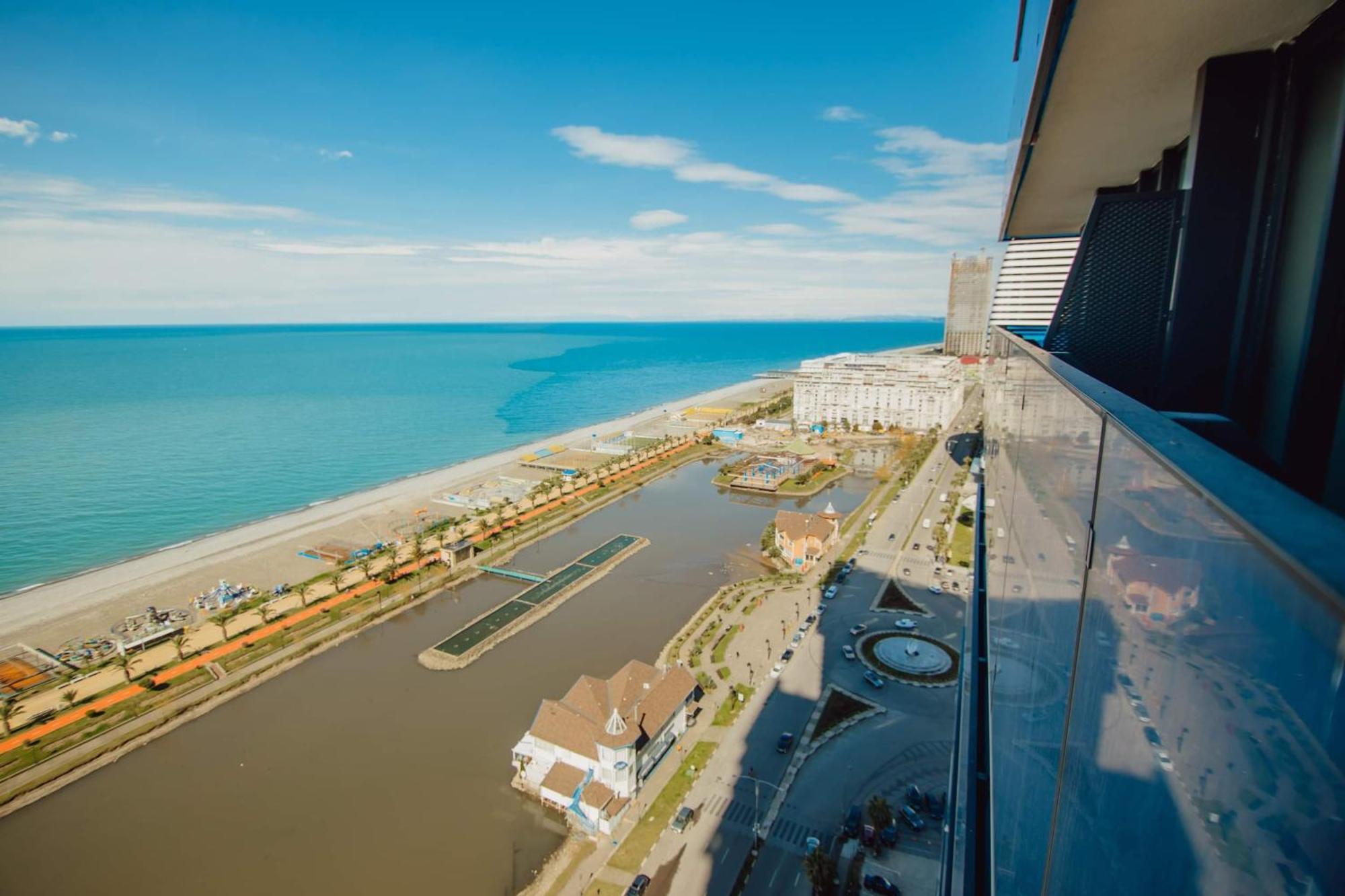 Orbi City Center Sea View Aparthotel บาทูมิ ภายนอก รูปภาพ