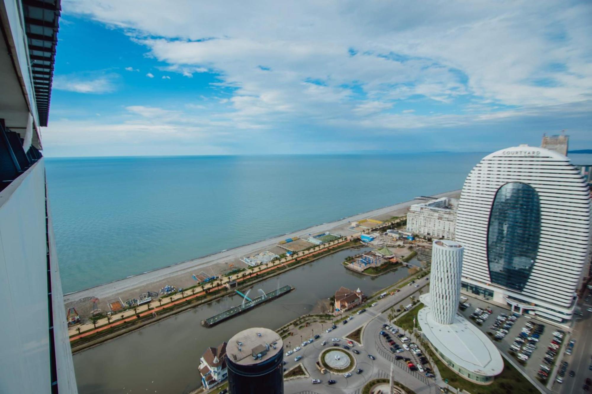 Orbi City Center Sea View Aparthotel บาทูมิ ภายนอก รูปภาพ