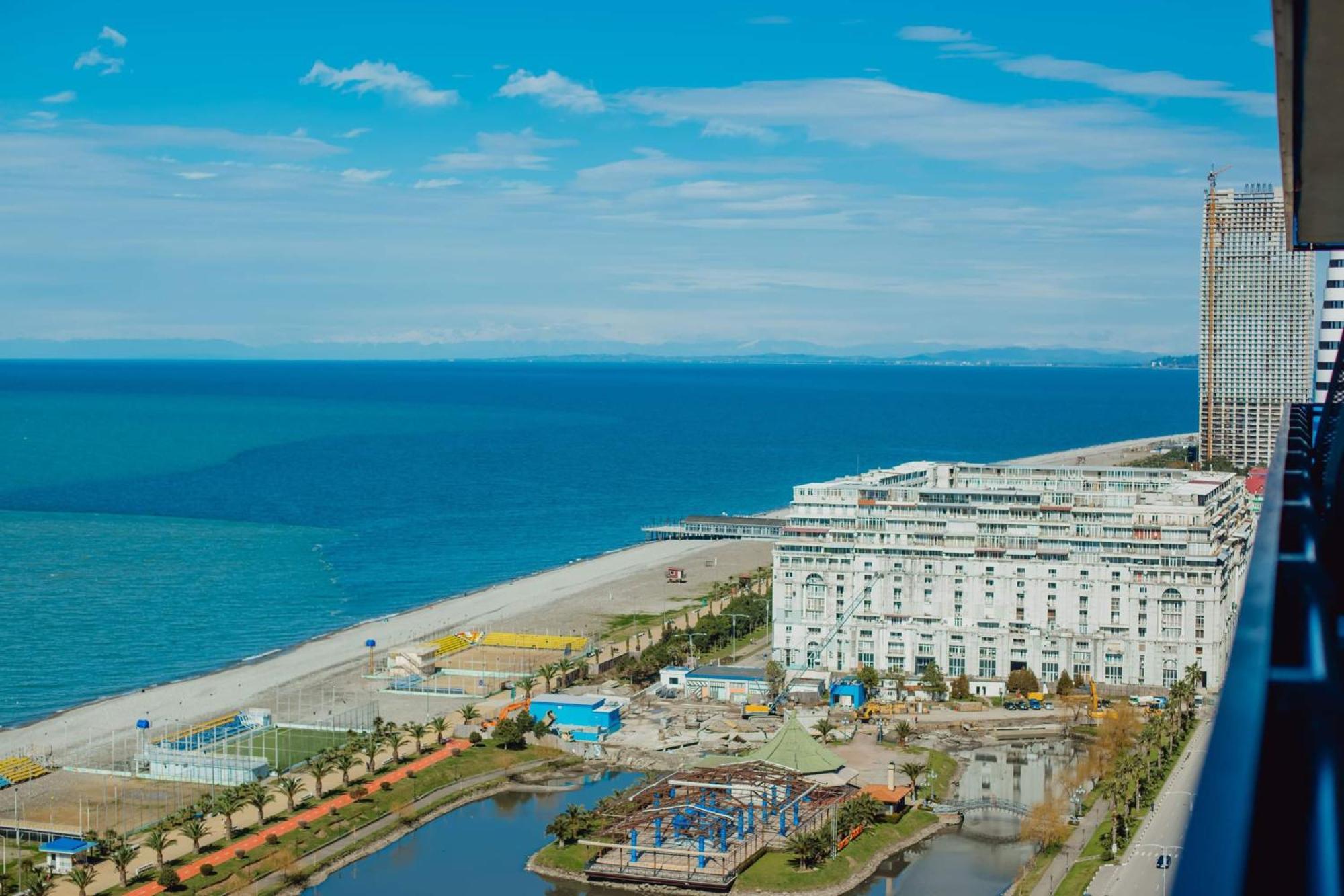 Orbi City Center Sea View Aparthotel บาทูมิ ภายนอก รูปภาพ